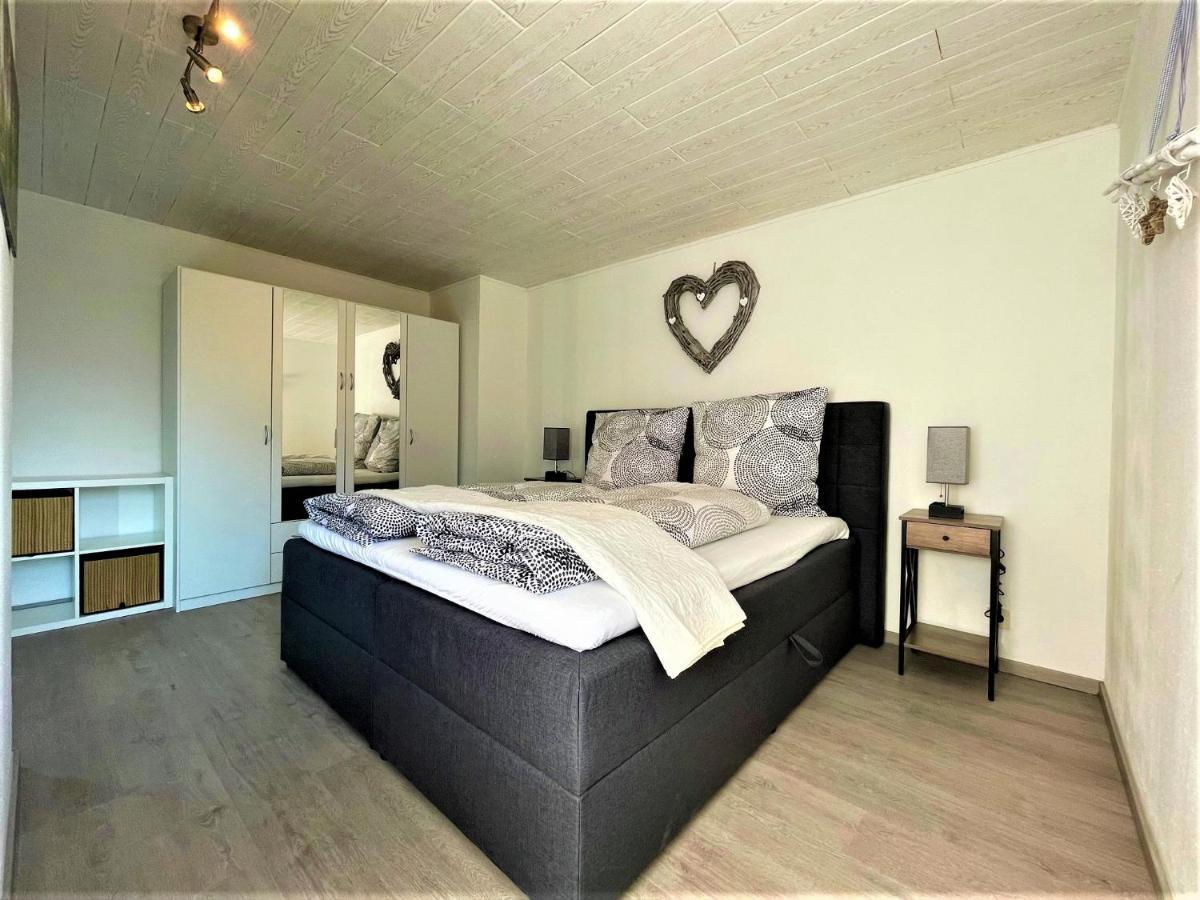 Appartamento Traumhafter Moselblick, Garten & Lounge, Boxspringbett, Top Lage Bullay Esterno foto